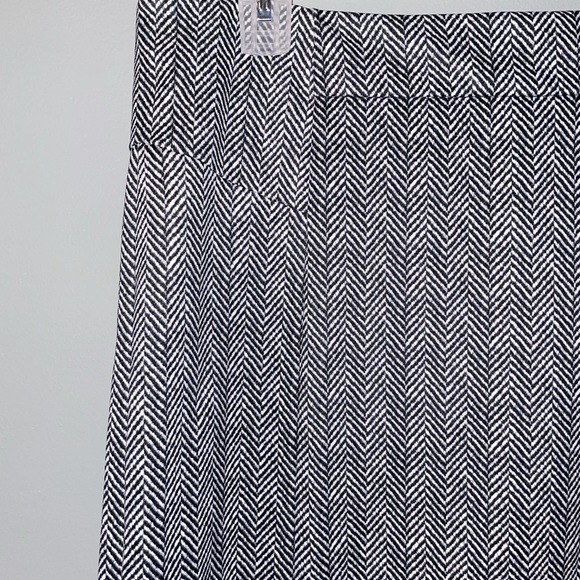 Michael Kors Pencil Skirt Size 12 Black & White Zig Zag Pattern - Picture 2 of 5